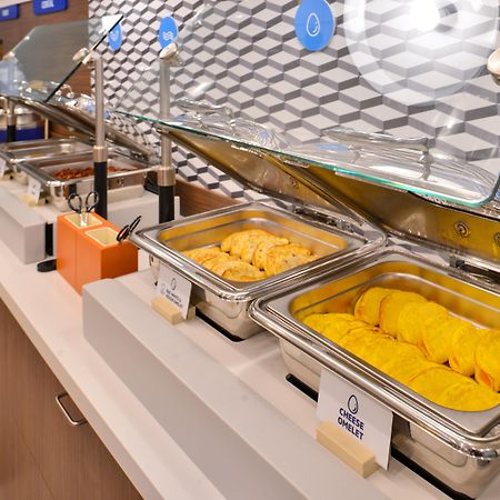 Holiday Inn Express & Suites - Kingfisher, An Ihg Hotel Extérieur photo