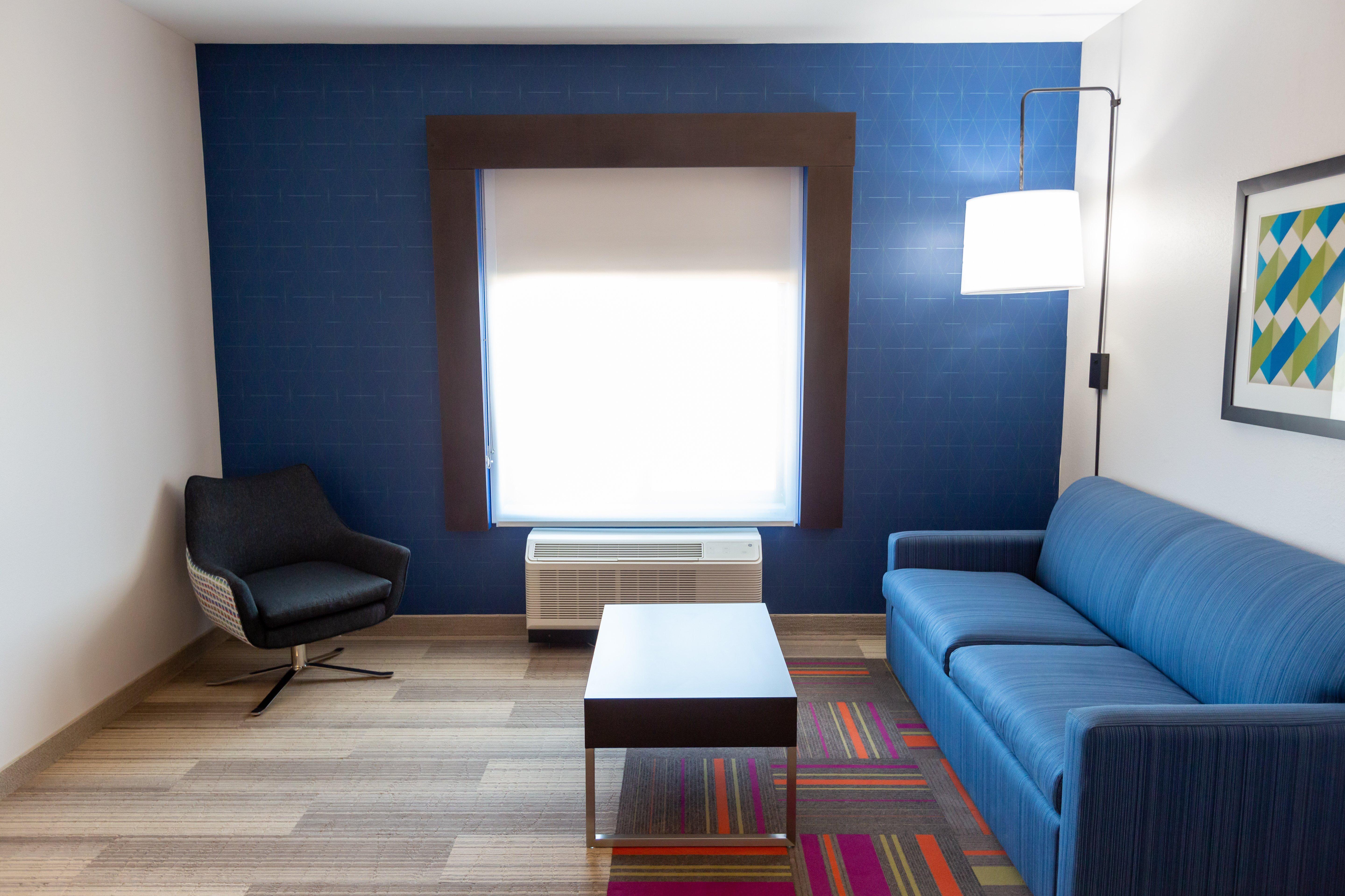 Holiday Inn Express & Suites - Kingfisher, An Ihg Hotel Extérieur photo