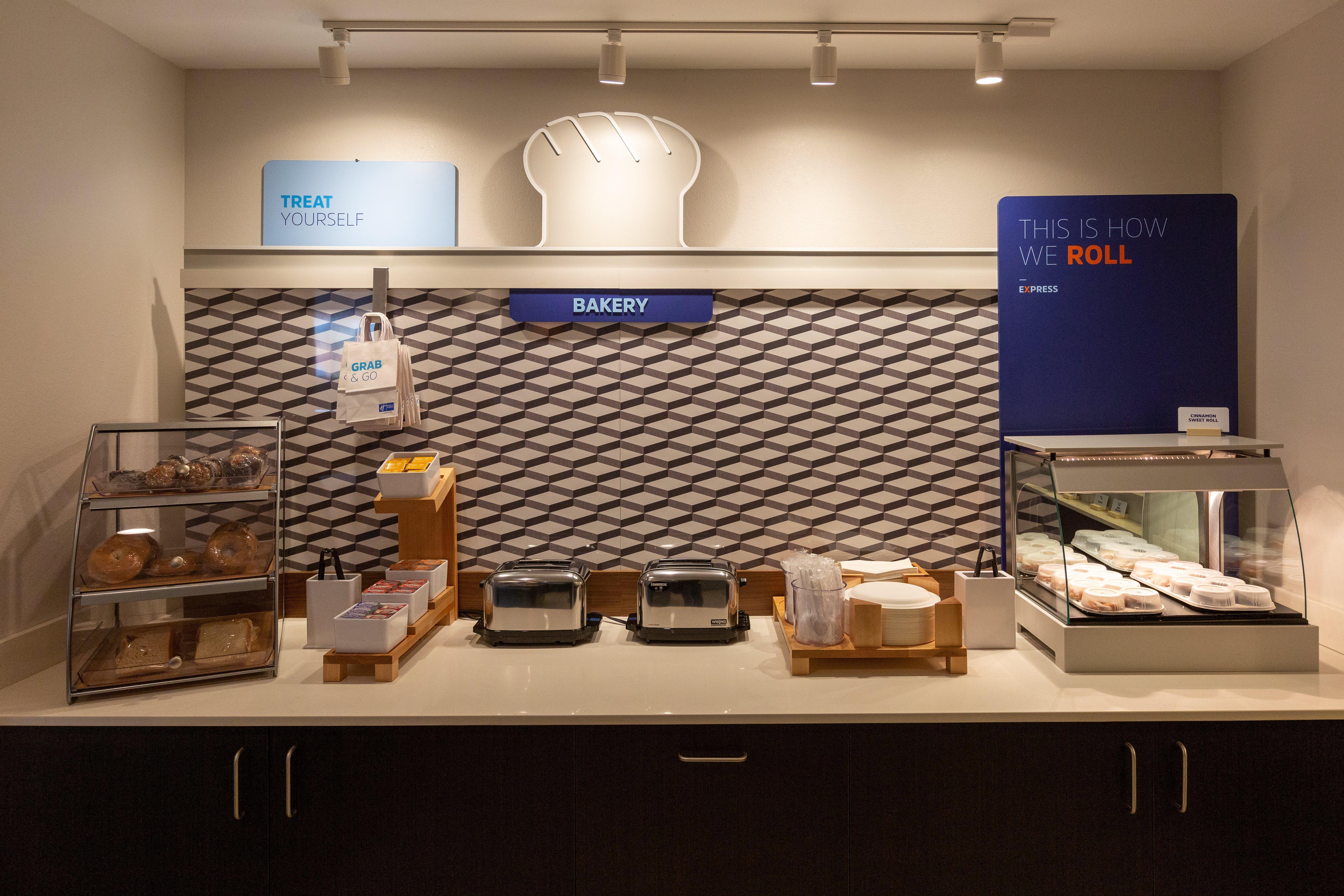 Holiday Inn Express & Suites - Kingfisher, An Ihg Hotel Extérieur photo