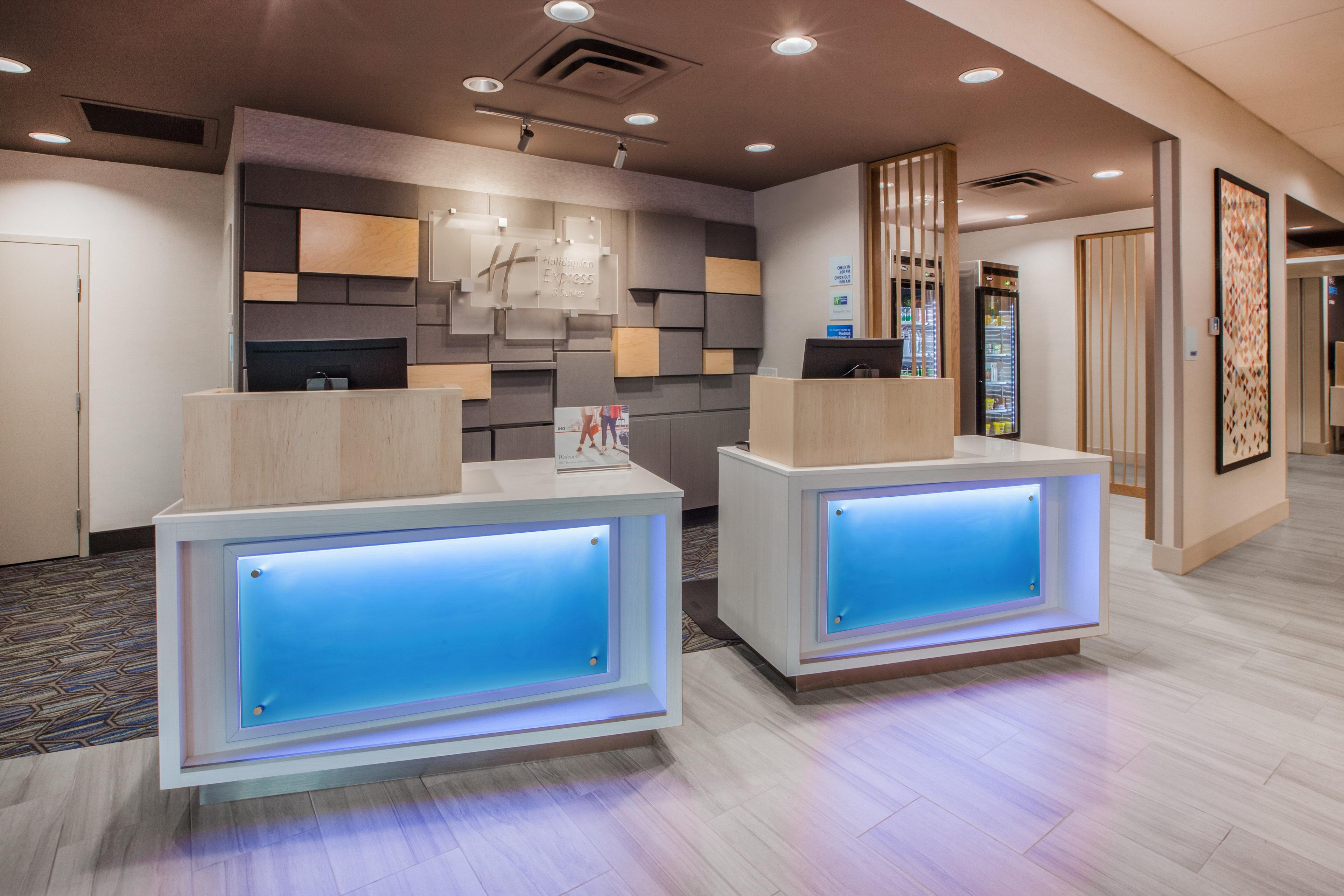 Holiday Inn Express & Suites - Kingfisher, An Ihg Hotel Extérieur photo