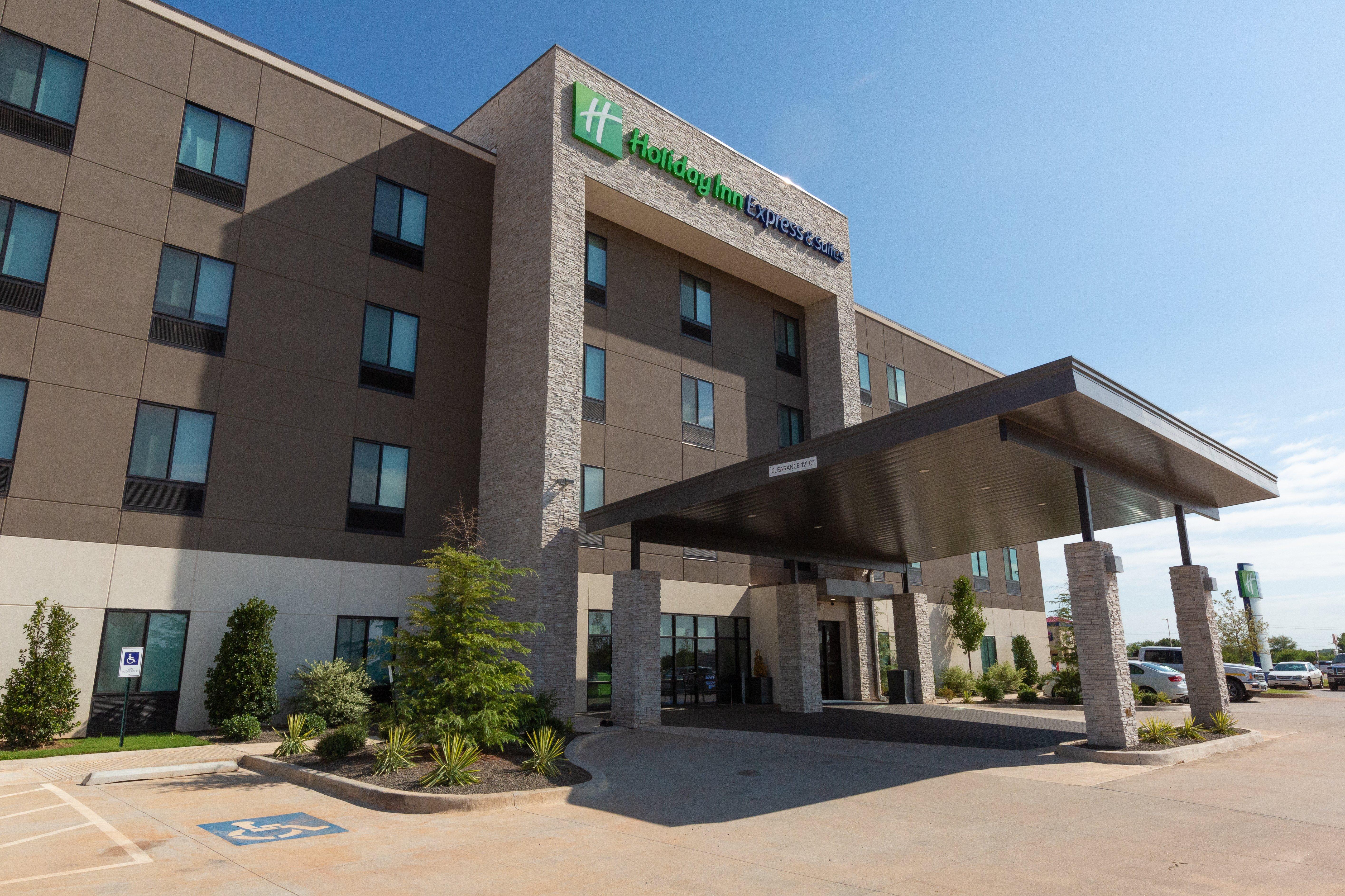 Holiday Inn Express & Suites - Kingfisher, An Ihg Hotel Extérieur photo